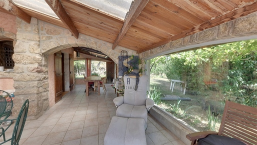 Ardeche!!! Beautiful, quiet residence with a swimming pool with panoramic views of the mountains.