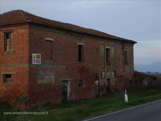 For sale farmhouse to be restored