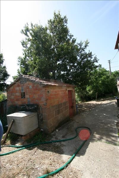 On sale to be restored farmhouse in Trequanda of 171 sqm
