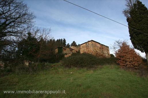 Petroio ein Bauernhaus auf einen Hügel und Übersicht Kompl