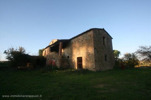 Lucignano on sale to be restored farmhouse of 200 sqm in s