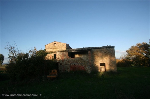 Lucignano on sale to be restored farmhouse of 200 sqm in s