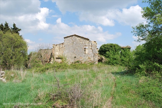 Sarteano on sale to be restored farmhouse of 385 sqm