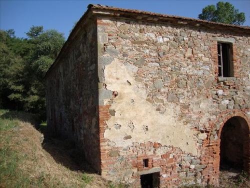 Vendesi stone and brick farmhouse to be restored