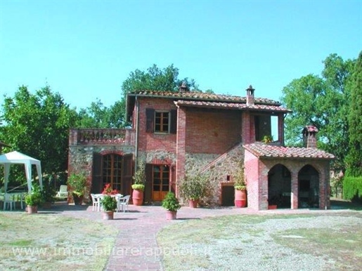 Lucignano Vendesi Antico Casale in Panoramalage in Stein