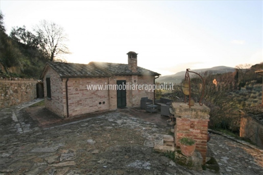 Montepulciano vendu en position panoramique maison individ
