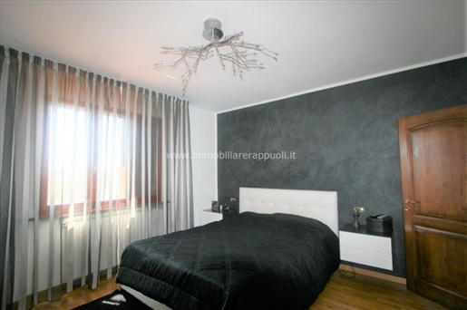 Sinalunga on sale apartment of 197 square meters