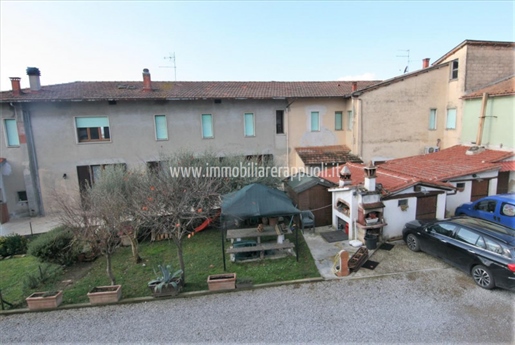 Guazzino on sale apartment with independent entrance of 13
