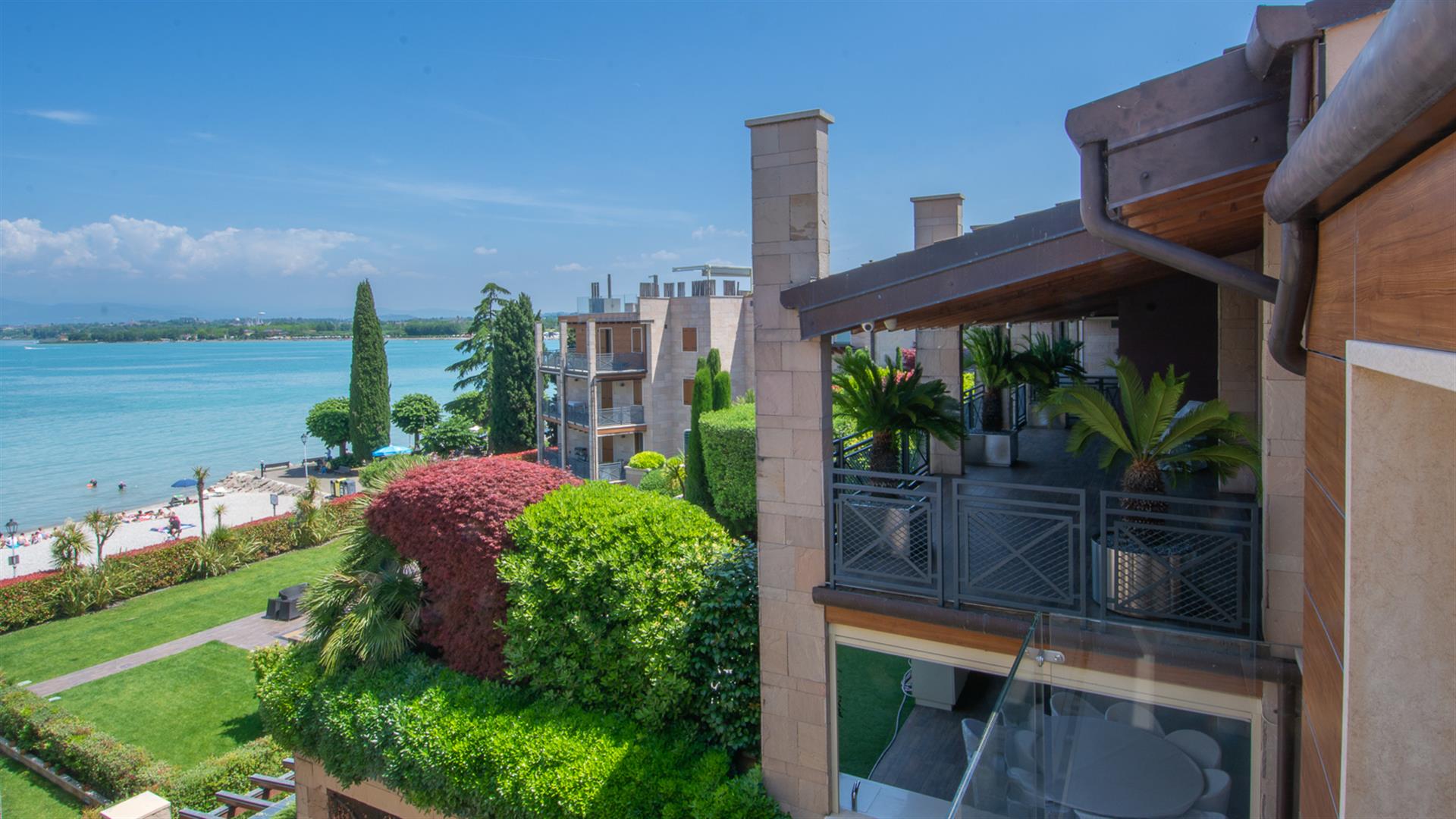 Luxury penthouse for sale on Lake Garda