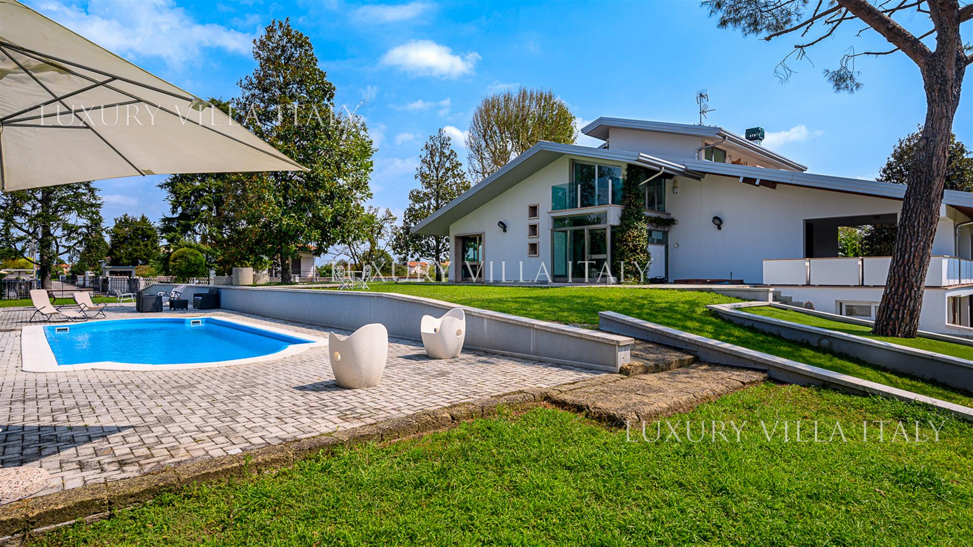 Luxury Villa near Milan with Pool