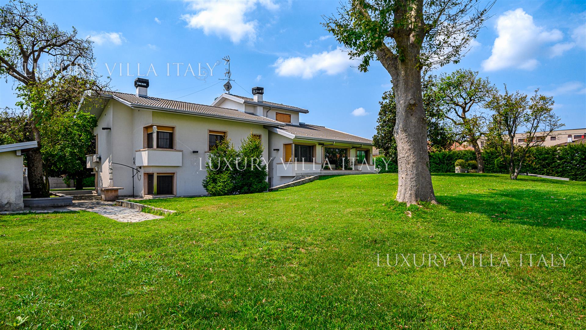 Luxury Villa near Milan with Pool