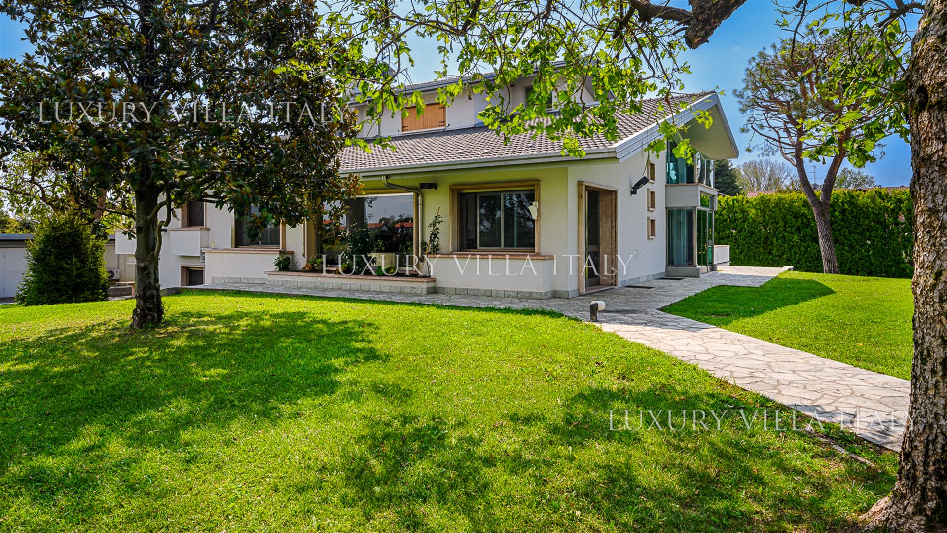 Luxury Villa near Milan with Pool