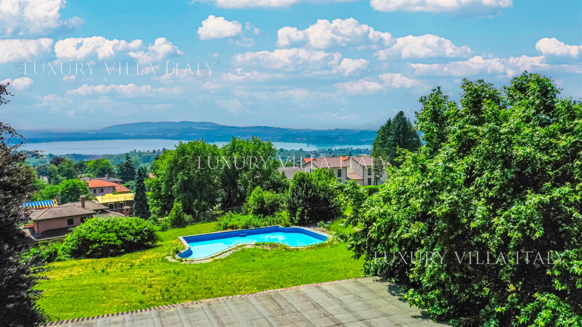 Villa in Barasso (Varese) to customize with lake view