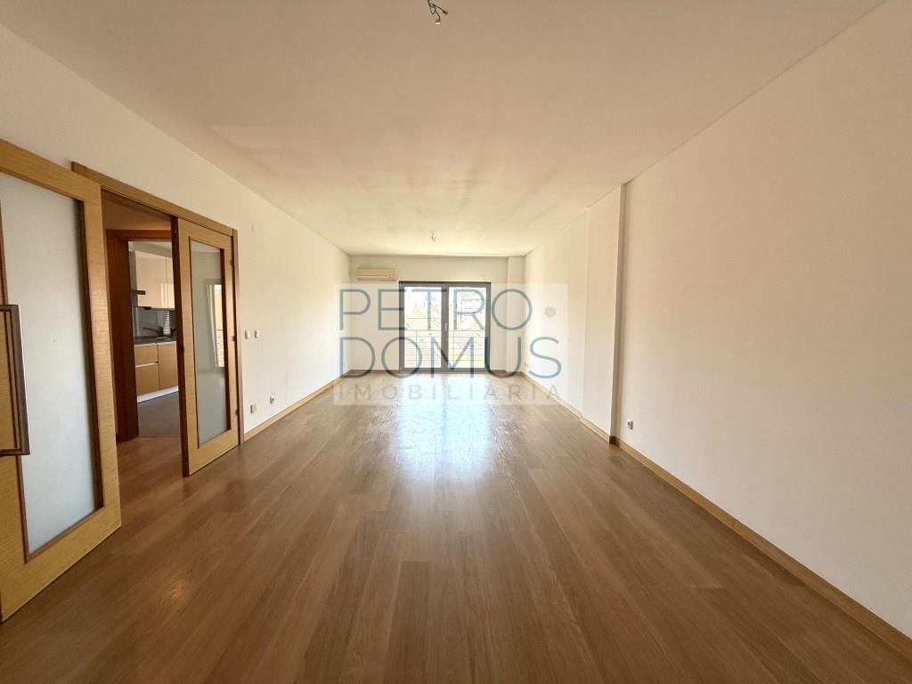 Compra: Apartamento (1500)