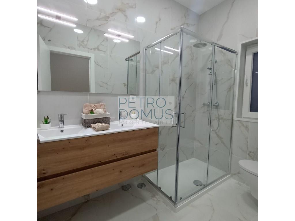 3 Bedroom Flat For Sale In Rua Vale De Santo António - Includes Home Stanging - 
River View
