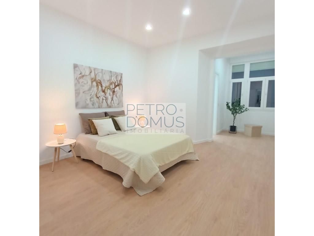 3 Bedroom Flat For Sale In Rua Vale De Santo António - Includes Home Stanging - 
River View