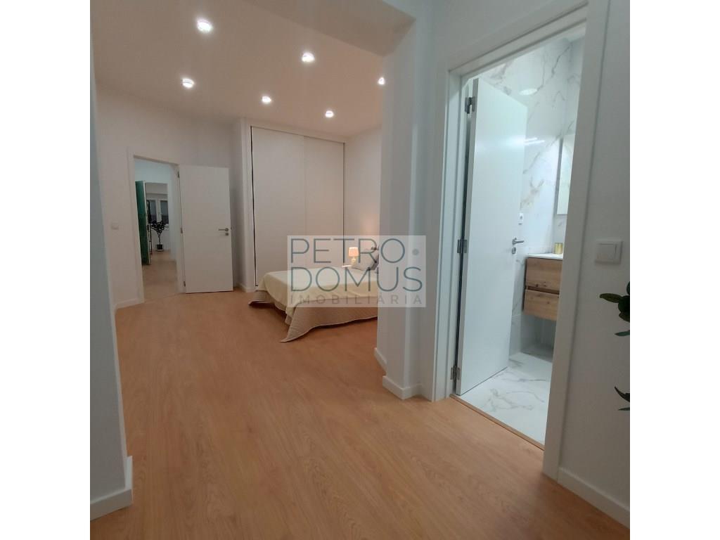 3 Bedroom Flat For Sale In Rua Vale De Santo António - Includes Home Stanging - 
River View