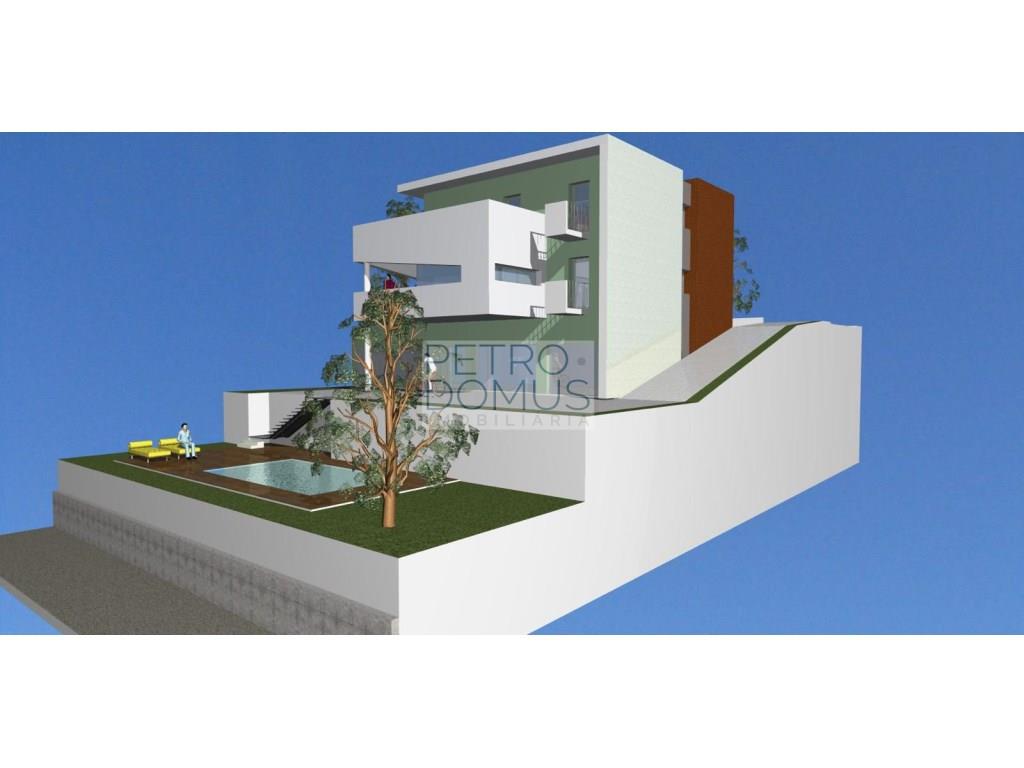 Parcela De Terreno Urbano Con Proyecto De Vivienda (No Aprobado)