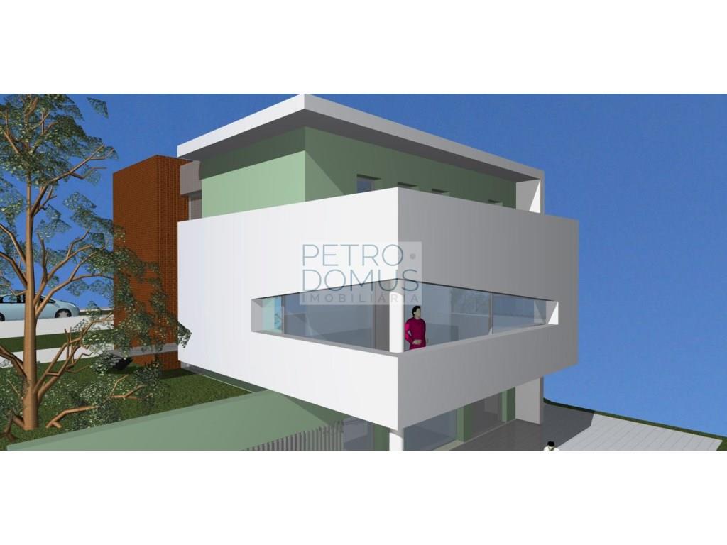Parcela De Terreno Urbano Con Proyecto De Vivienda (No Aprobado)