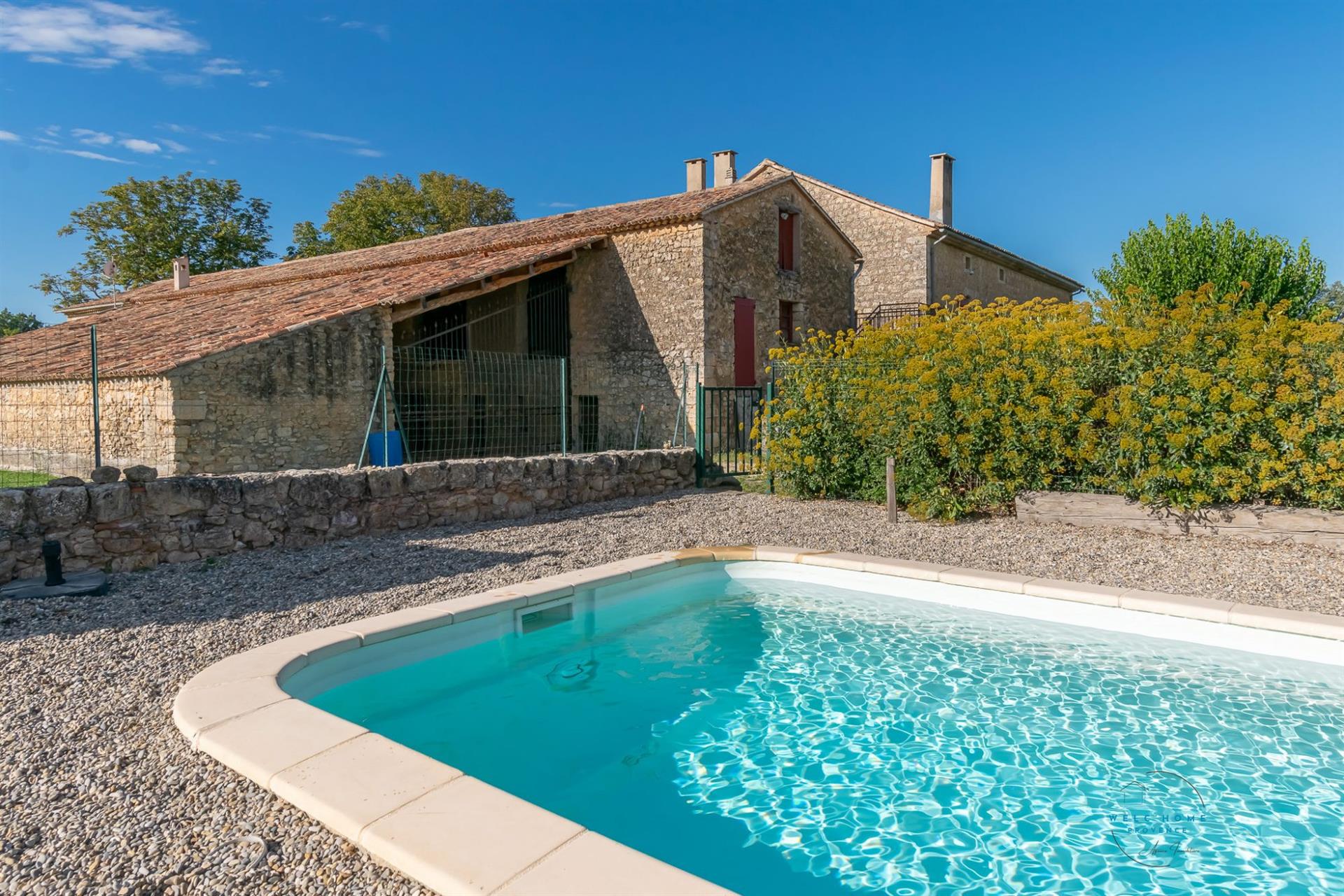Purchase: Luxury property (83630)