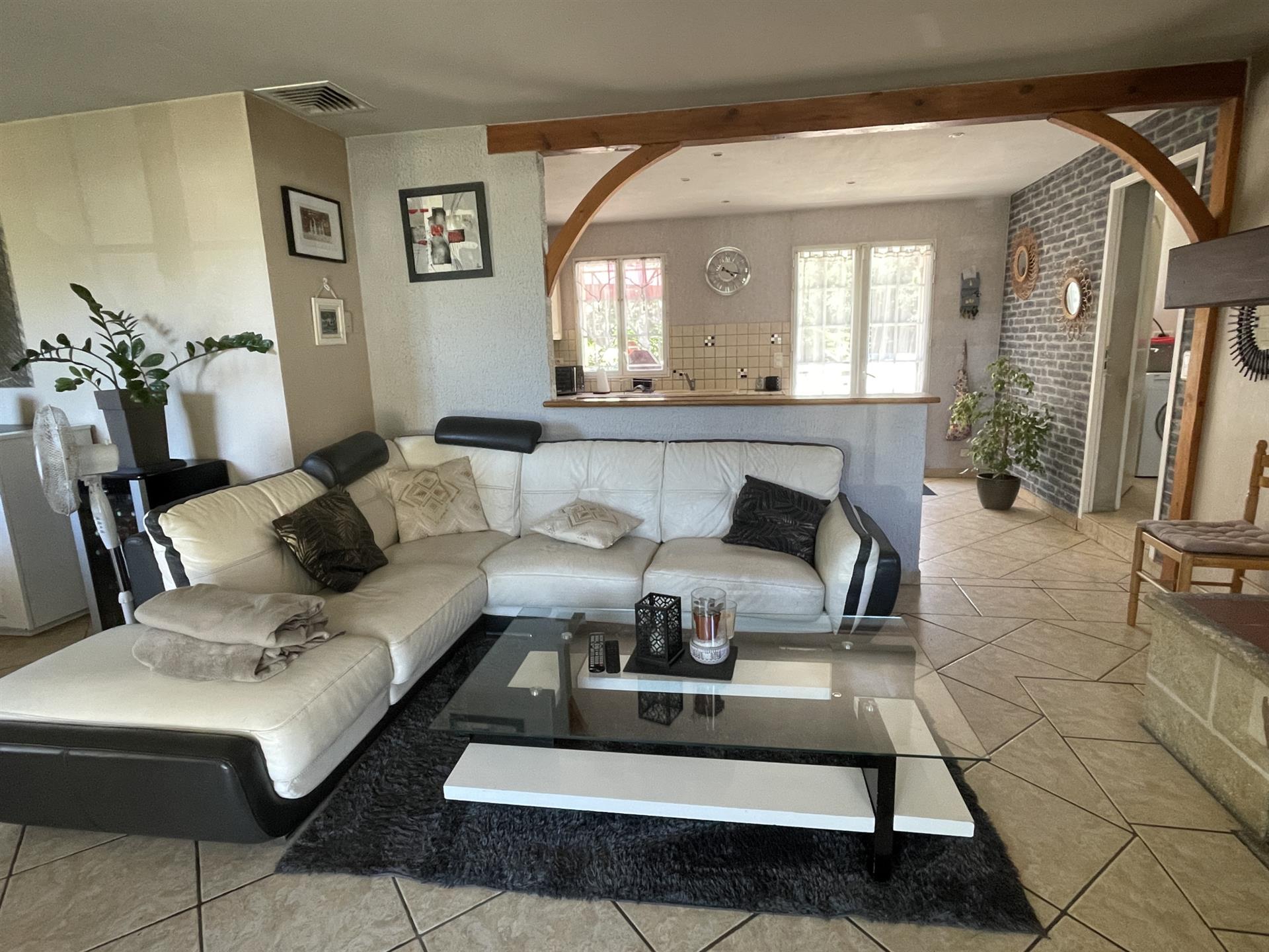 Casa térrea com piscina