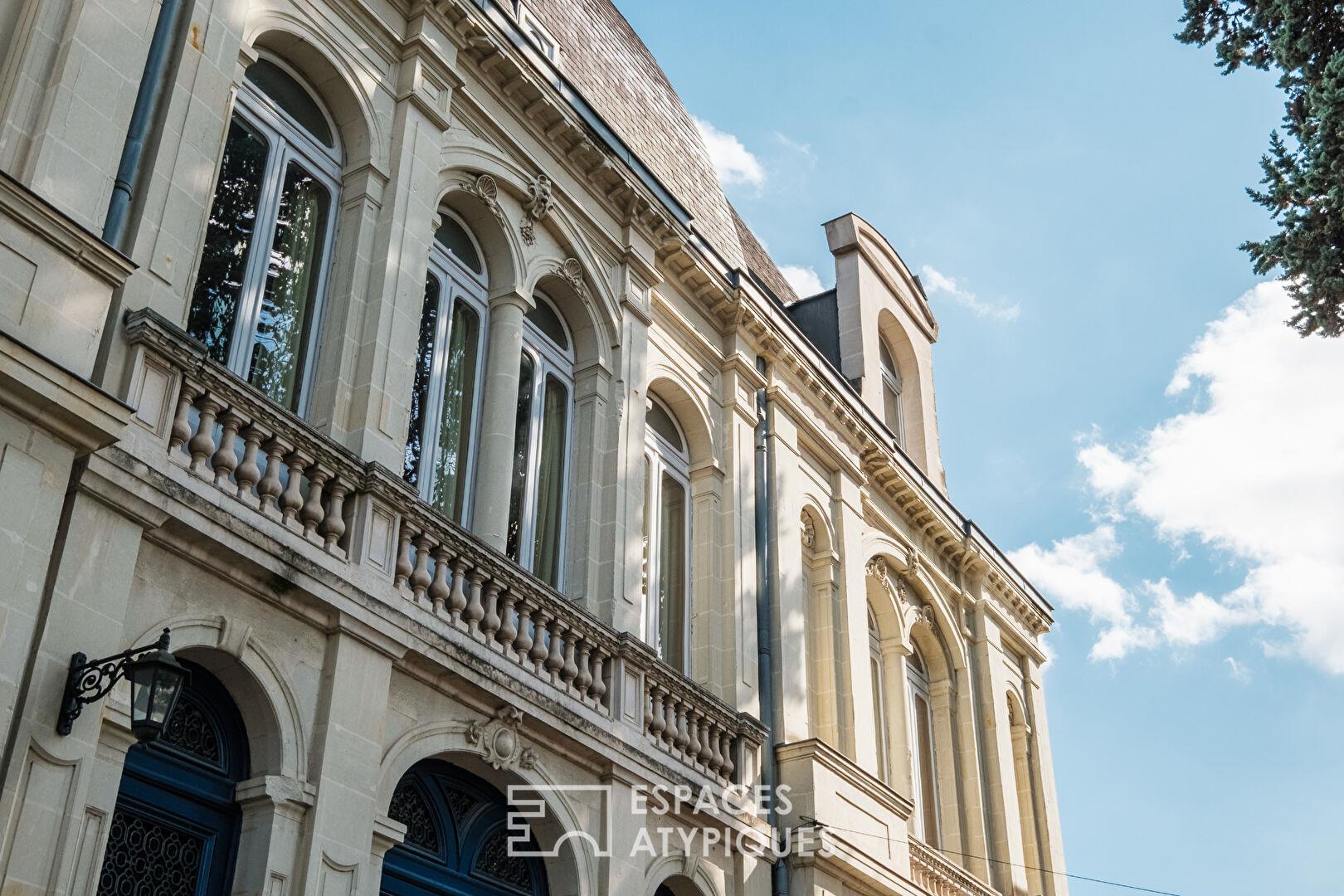 Historic mansion in the heart of Châtellerault, exceptional park and outbuildings