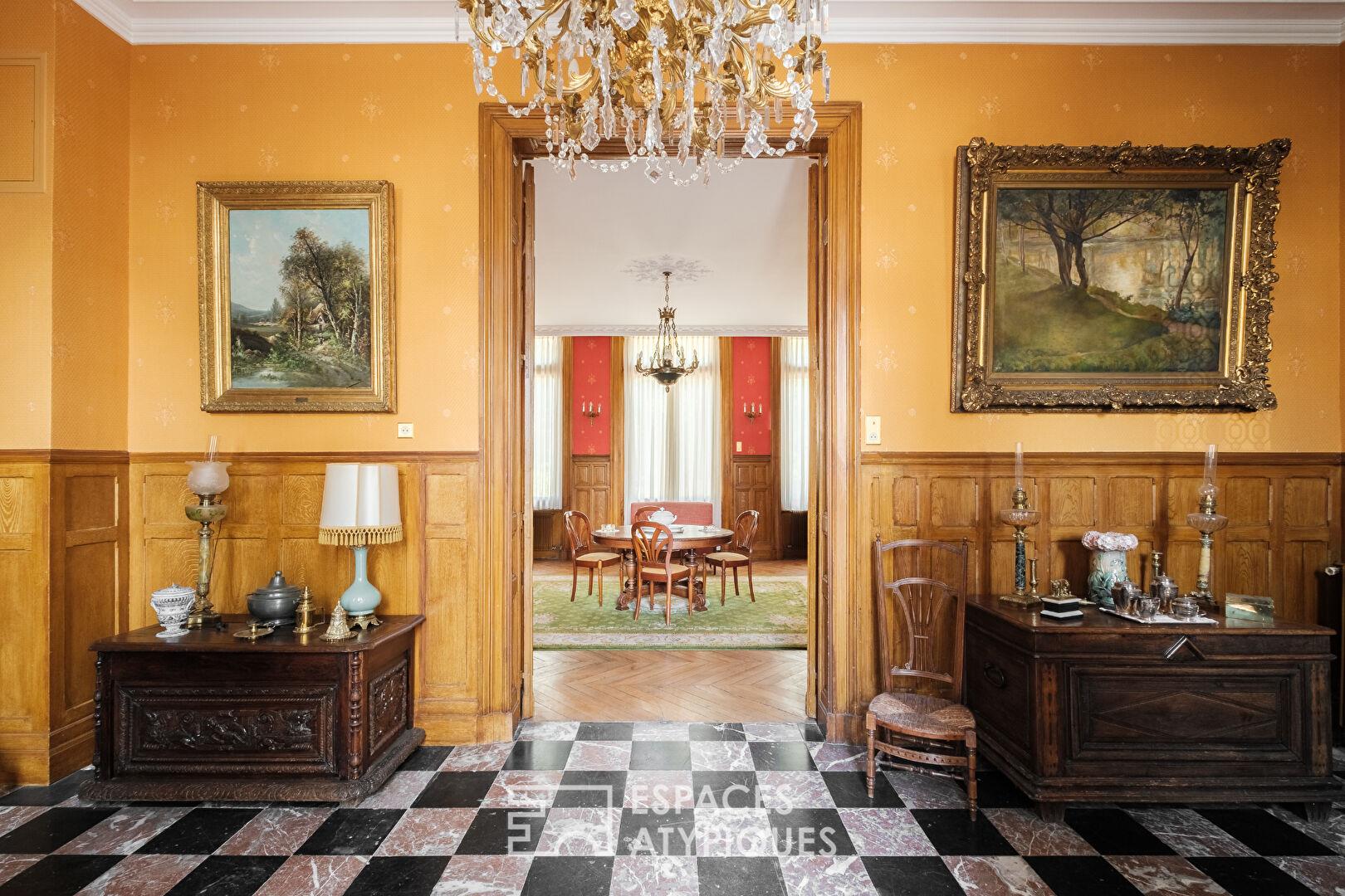 Historic mansion in the heart of Châtellerault, exceptional park and outbuildings