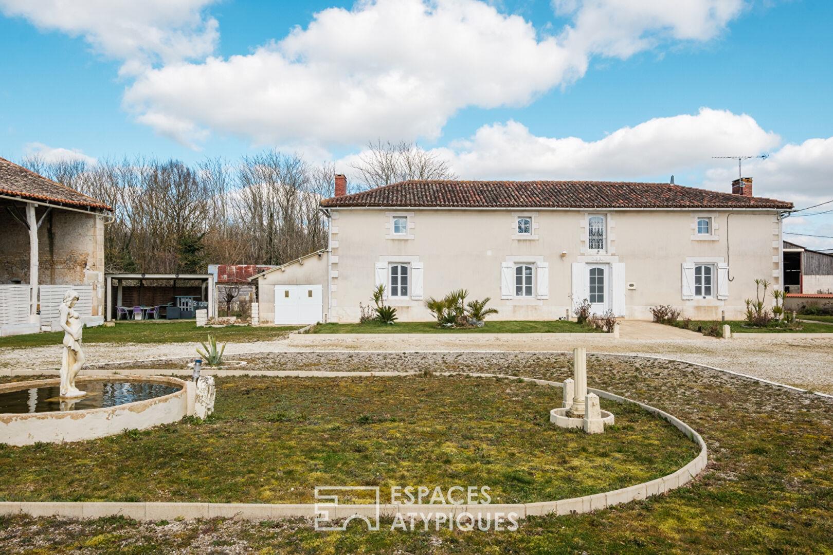 Domaine avec dépendances dans un écrin de verdure