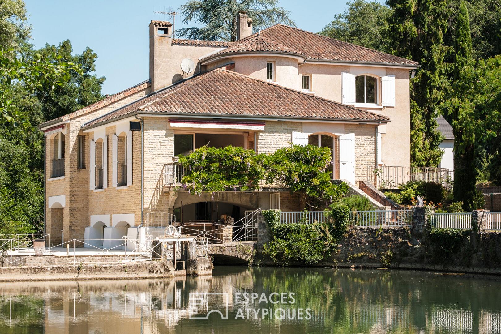 Exceptional property with mill and houses on the banks of the Clain