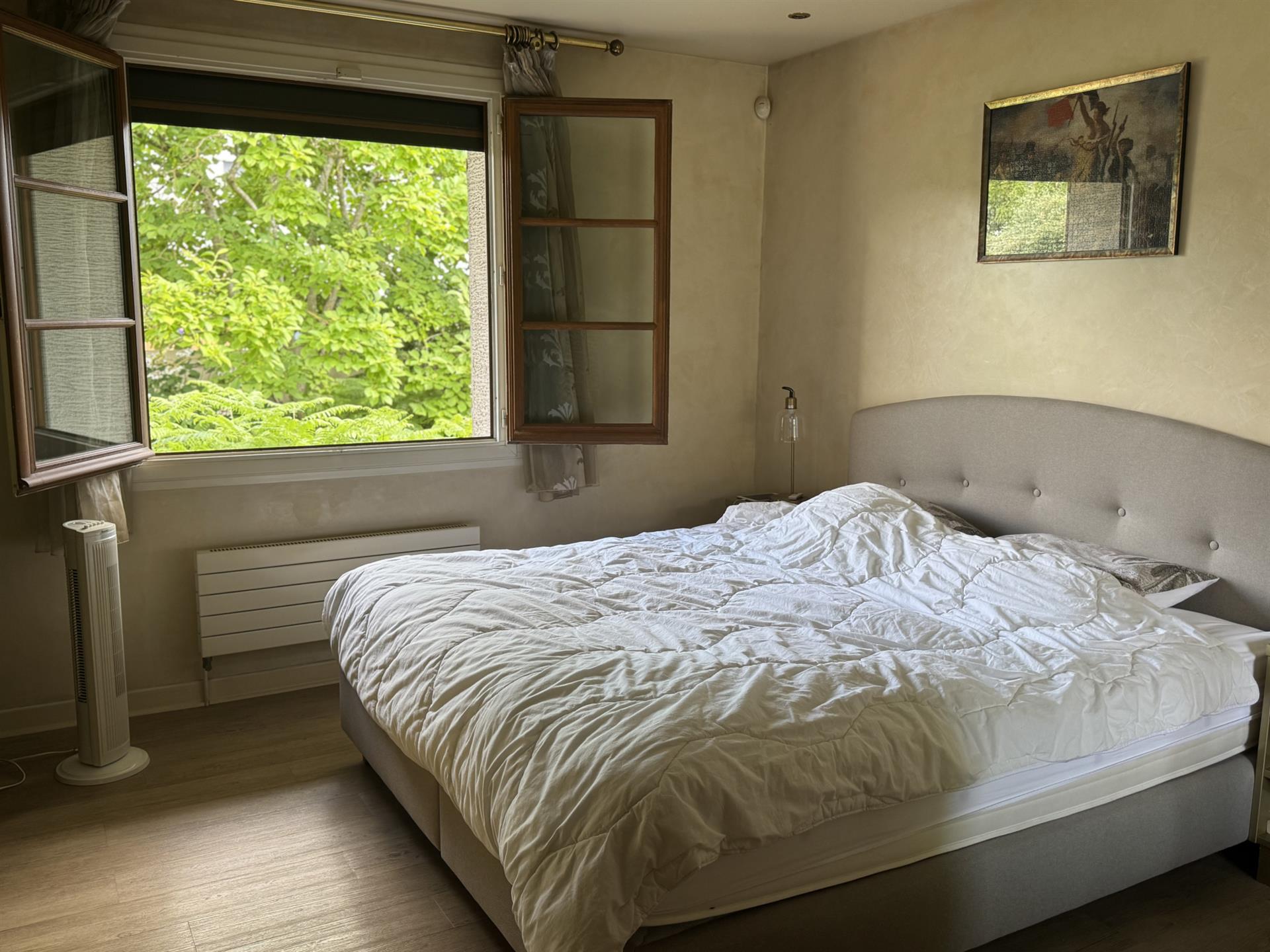 Belle maison familiale de 242 m2 sur terrain de 916 m2 Espaces généreux et prestations de qualité