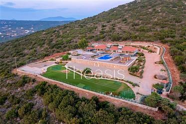 Villa Pylos ref.912: Stunning villa suitable for residential or commercial use