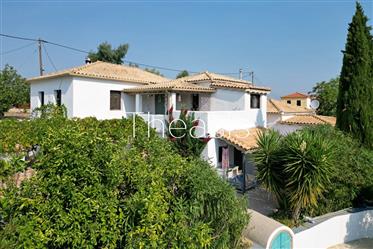 Villa Zizani ref.364: Perfectly renovated complex of two traditional houses 
