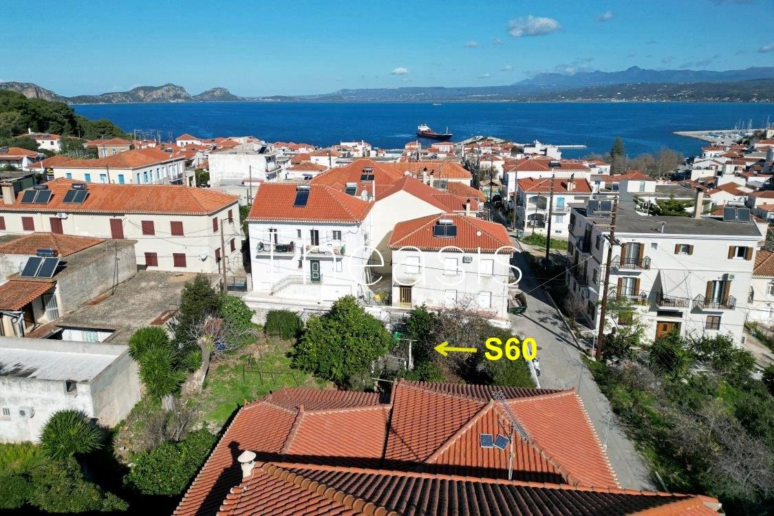 Plot of Land S60 - Pylos: 400m from the beach & the shops, Surface 335 m², Buildable