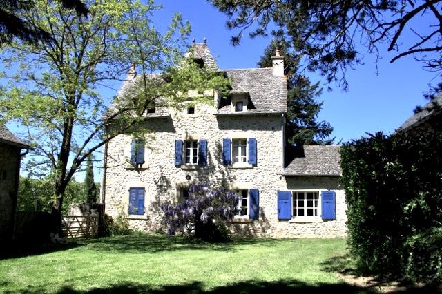 Ensemble immobilier de caractère, deux maisons et une grange sur 2,8ha
