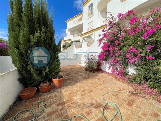 Seaside Paradise Awaits! Ground-floor 2-bedroom Apartment with private parking and sea view