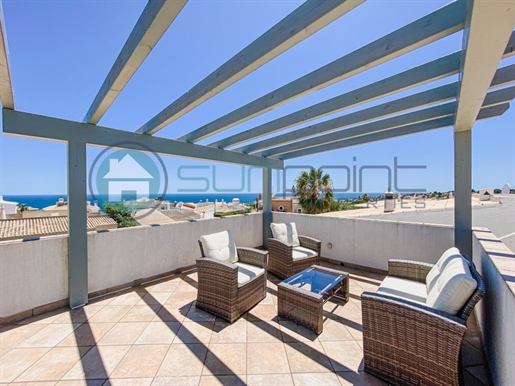 Beautiful T2+2 Villa with Swimming Pool and Garage in a noble area of Praia da Luz