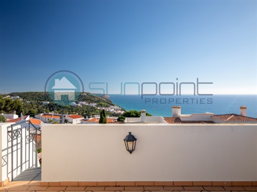 Charming 2-bedroom townhouse with sea views terrace in a private condo with pool in Salema