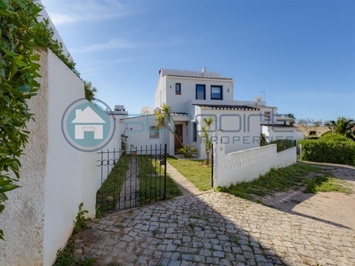Gezellige villa met 2 slaapkamers en uitzicht op zee in een rustige woonwijk | Belavista - Luz