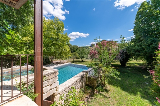 Contemporary house with view of the historic monuments of Uzes