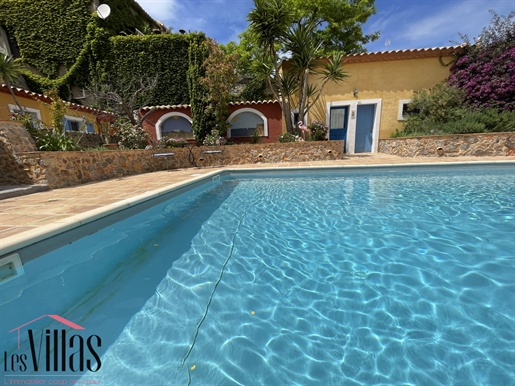 Leucate sector - Charming property with gites and swimming pool