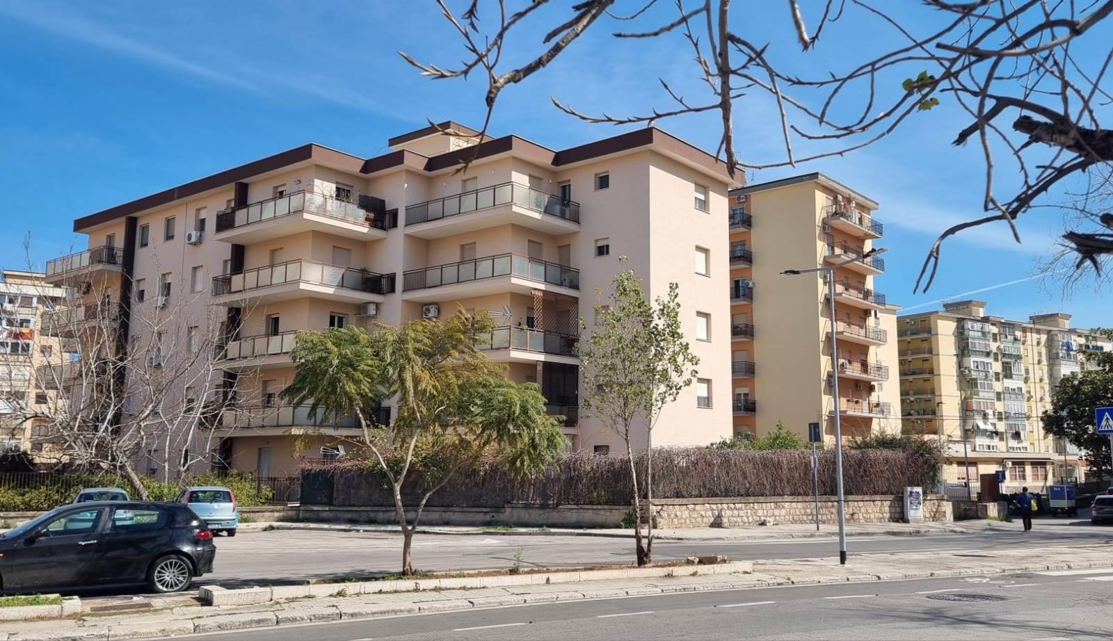 Purchase: Apartment (90127)