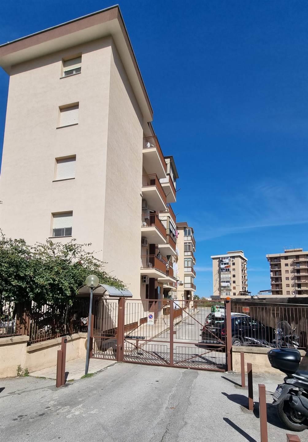 Purchase: Apartment (90127)