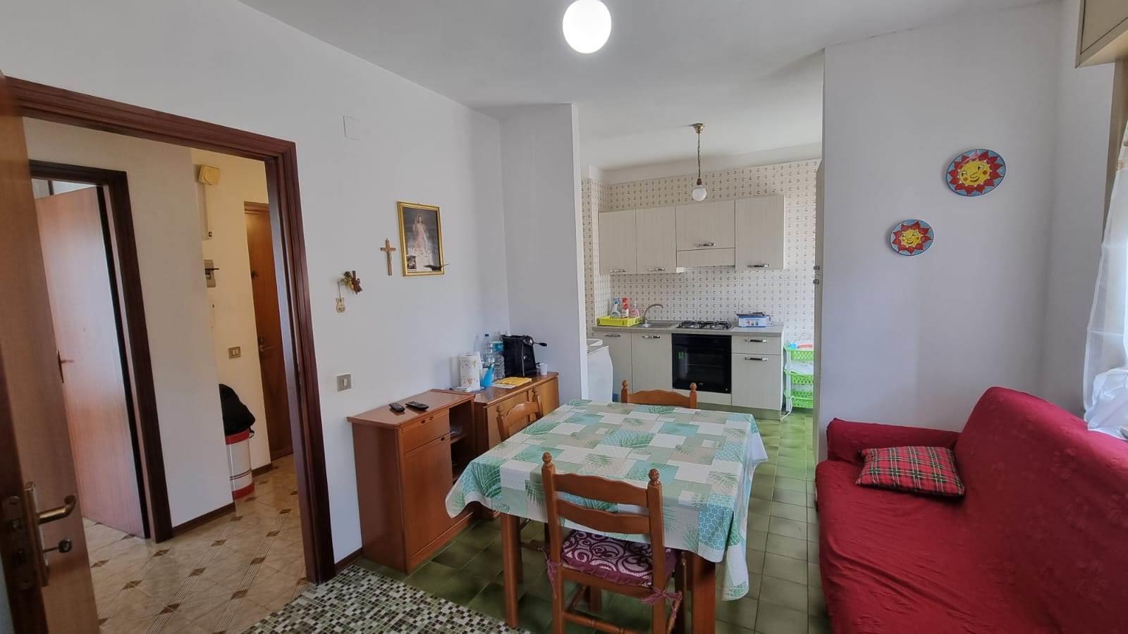 Purchase: Apartment (90127)