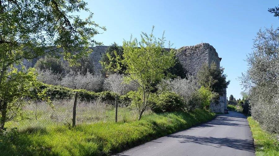 Conveniently located lovely casale