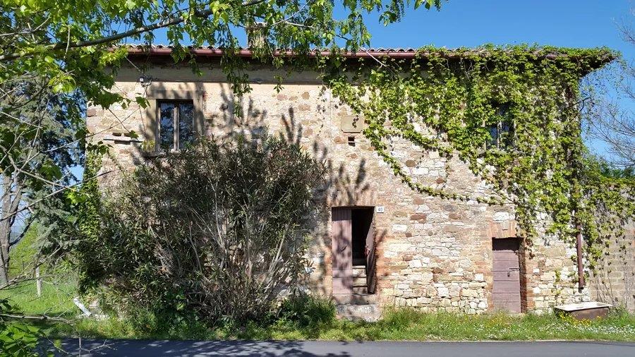 Conveniently located lovely casale