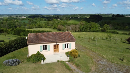 Intimité absolu et une vue magnifique vous attendent dans cette maison récente, idéalement située pr