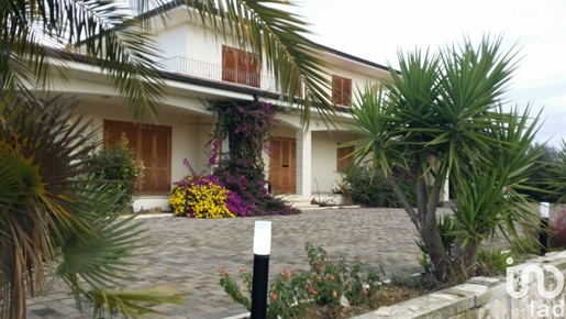 Verkauf Einfamilienhaus / Villa 395 m² - 5 Schlafzimmer - Nereto