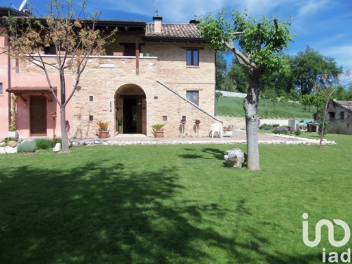 Verkauf Einfamilienhaus / Villa 350 m² - 4 Schlafzimmer - Castel di Lama