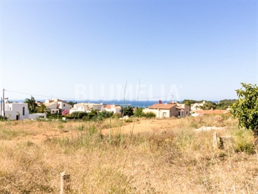 Parcela edificable con vistas al mar en venta en Denia