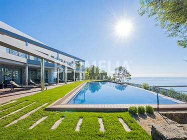 Villa de lujo frente al mar en venta en Altea, Alicante